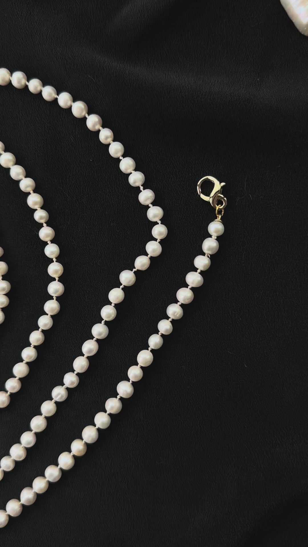 Infinite Loop Pearl Rope Necklace